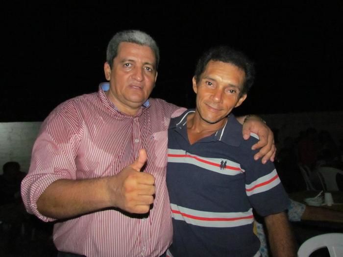 BOA HORA EM FESTA: ZÉ RESENDE ARRASTA MULTIDÃO E COMEMORA SEUS 51 ANOS NO MEIO DO POVO - Imagem 28