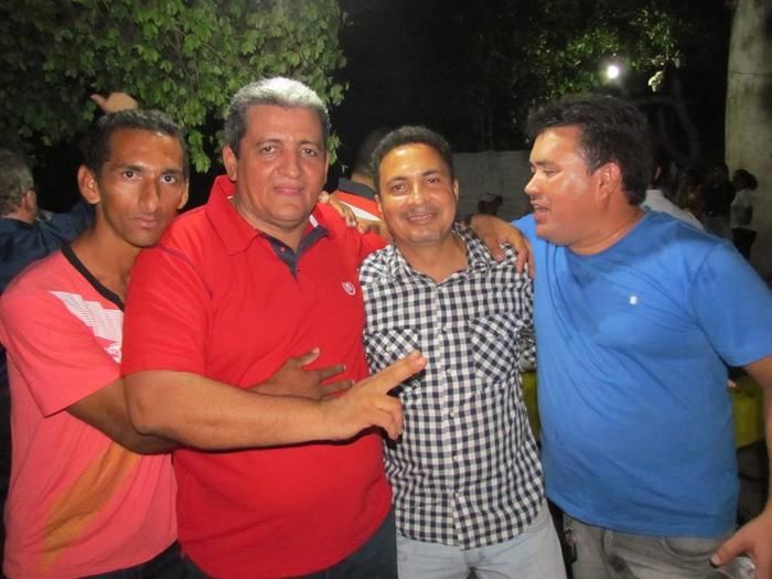 BOA HORA EM FESTA: ZÉ RESENDE ARRASTA MULTIDÃO E COMEMORA SEUS 51 ANOS NO MEIO DO POVO - Imagem 40