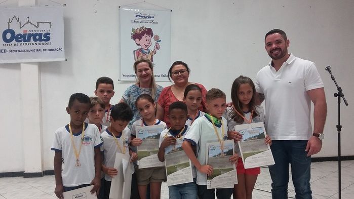 Lukano Sá entrega medalhas a alunos da rede municipal - Imagem 25