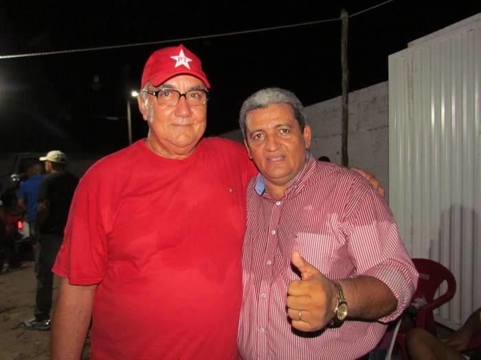 BOA HORA EM FESTA: ZÉ RESENDE ARRASTA MULTIDÃO E COMEMORA SEUS 51 ANOS NO MEIO DO POVO - Imagem 39