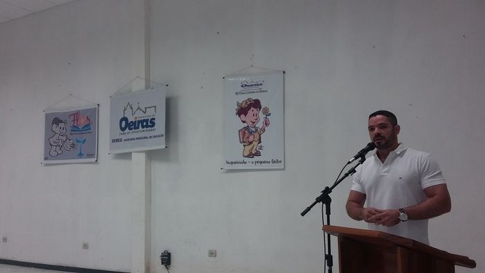 Lukano Sá entrega medalhas a alunos da rede municipal - Imagem 2