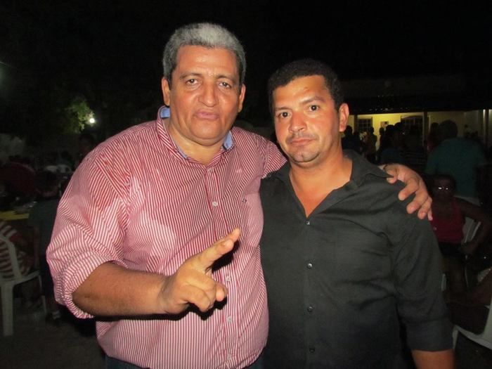 BOA HORA EM FESTA: ZÉ RESENDE ARRASTA MULTIDÃO E COMEMORA SEUS 51 ANOS NO MEIO DO POVO - Imagem 58