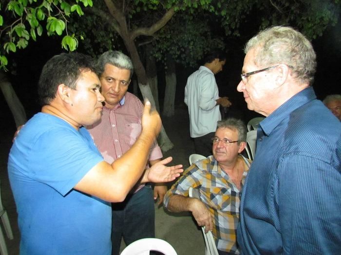 BOA HORA EM FESTA: ZÉ RESENDE ARRASTA MULTIDÃO E COMEMORA SEUS 51 ANOS NO MEIO DO POVO - Imagem 12