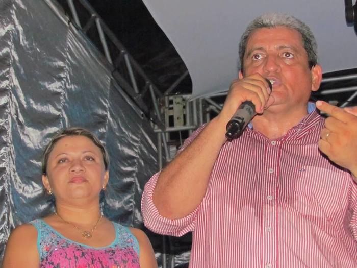 BOA HORA EM FESTA: ZÉ RESENDE ARRASTA MULTIDÃO E COMEMORA SEUS 51 ANOS NO MEIO DO POVO - Imagem 24