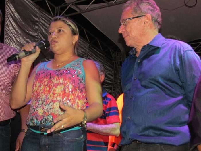 BOA HORA EM FESTA: ZÉ RESENDE ARRASTA MULTIDÃO E COMEMORA SEUS 51 ANOS NO MEIO DO POVO - Imagem 51