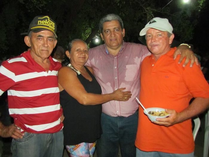 BOA HORA EM FESTA: ZÉ RESENDE ARRASTA MULTIDÃO E COMEMORA SEUS 51 ANOS NO MEIO DO POVO - Imagem 82