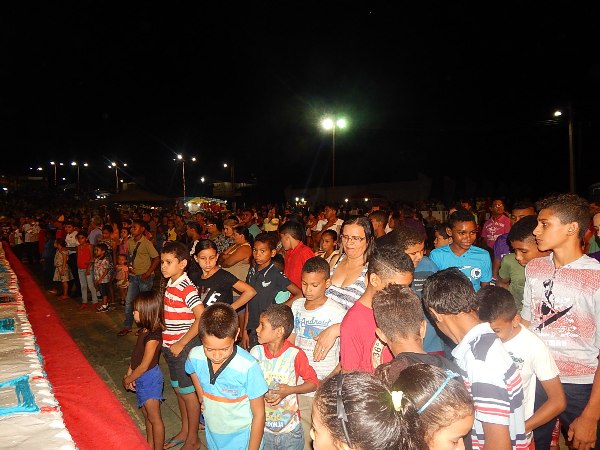 Aniversário de Lagoinha com Bolo de 20 metros  - Imagem 4