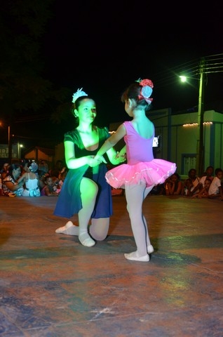 Apresentações Culturais Marcam a 1ª Noite do Aniversário de Ipiranga - Imagem 120