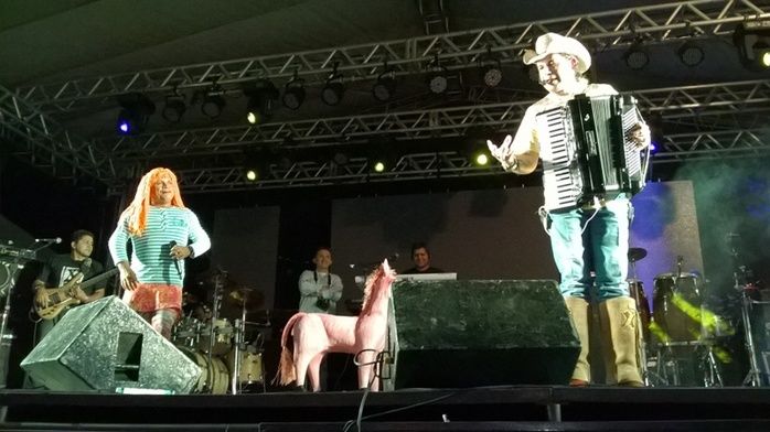 Missa,  corte do bolo e festa popular marcam as comemorações do aniversário de  N. S. dos Remédios - Imagem 17