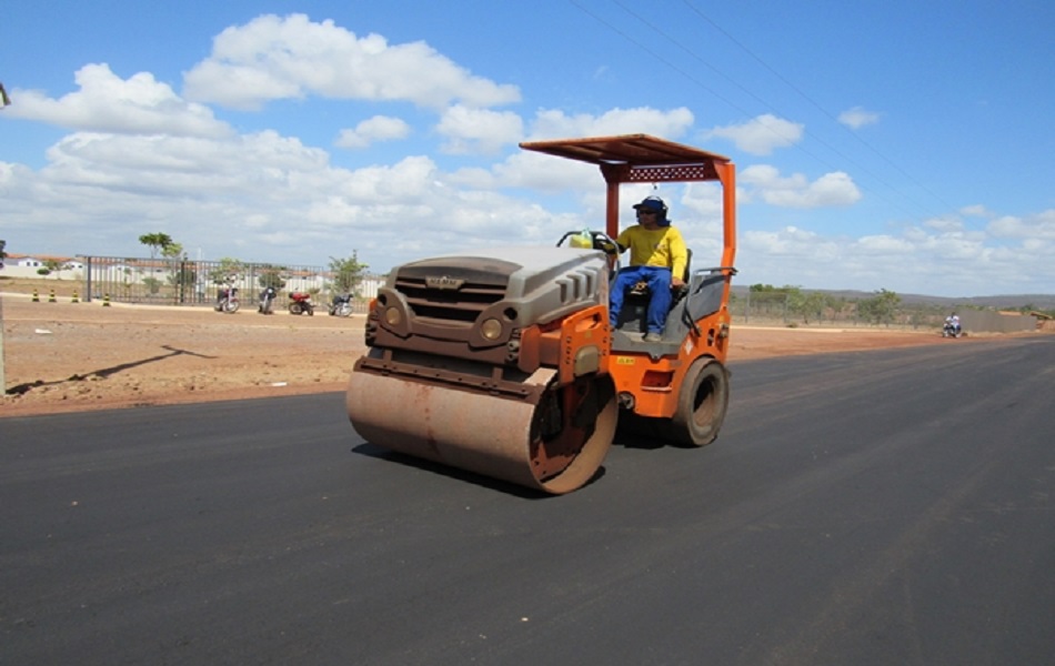 Acesso para Campus do IFPI ganha primeira camada de asfalto