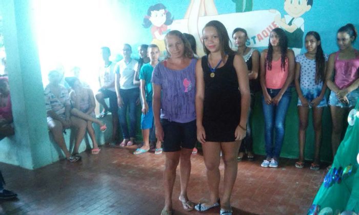 Alunos da Escola Municipal Antonio Xavier são homenageados por bons - Imagem 12