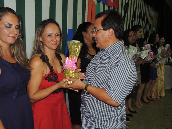 Mais de 90 crianças do programa Alfa e Beto colam grau  - Imagem 14