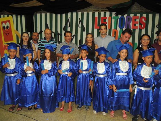 Mais de 90 crianças do programa Alfa e Beto colam grau  - Imagem 12