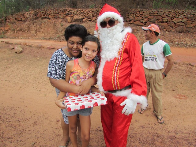 Papai Noel Fez Alegria das Crianças em Na Localidade Jardim - Imagem 25