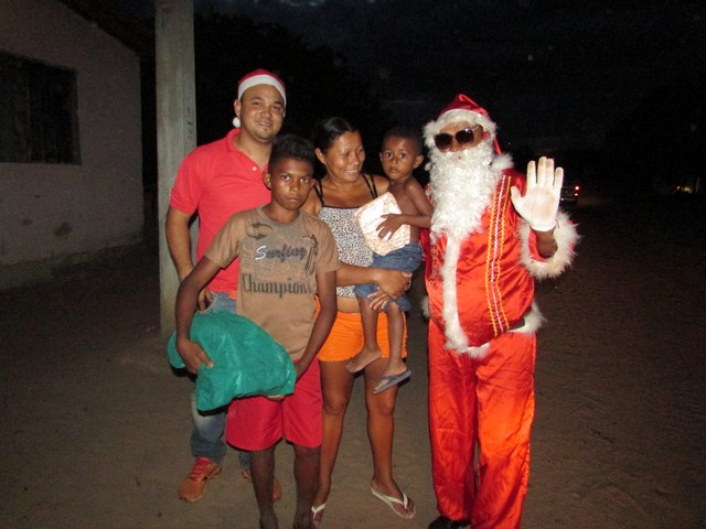 Papai Noel Fez Alegria das Crianças em Na Localidade Jardim - Imagem 94