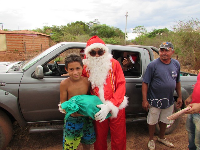 Papai Noel Fez Alegria das Crianças em Na Localidade Jardim - Imagem 28