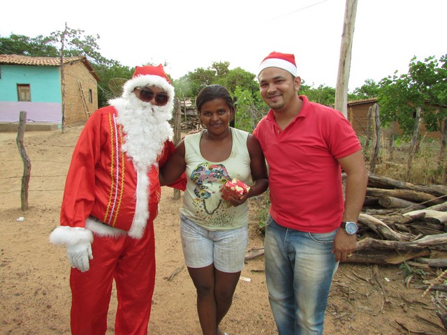 Papai Noel Fez Alegria das Crianças em Na Localidade Jardim - Imagem 49