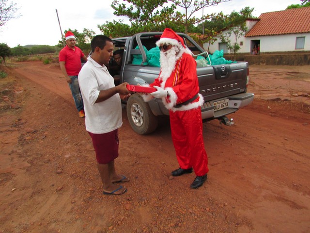 Papai Noel Fez Alegria das Crianças em Na Localidade Jardim - Imagem 3