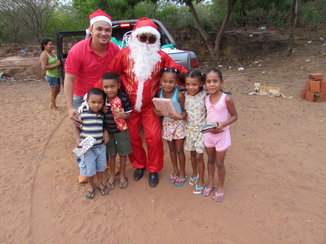 Papai Noel Fez Alegria das Crianças em Na Localidade Jardim - Imagem 65