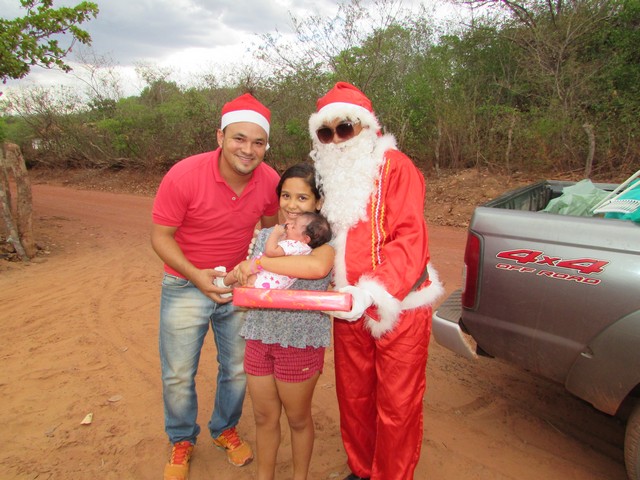 Papai Noel Fez Alegria das Crianças em Na Localidade Jardim - Imagem 27