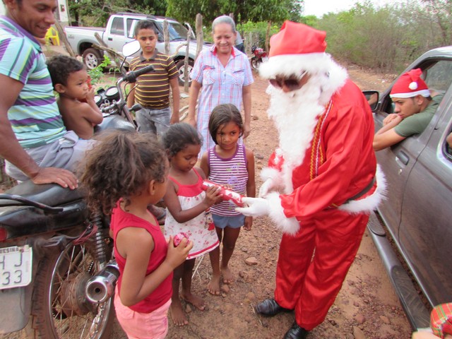 Papai Noel Fez Alegria das Crianças em Na Localidade Jardim - Imagem 54