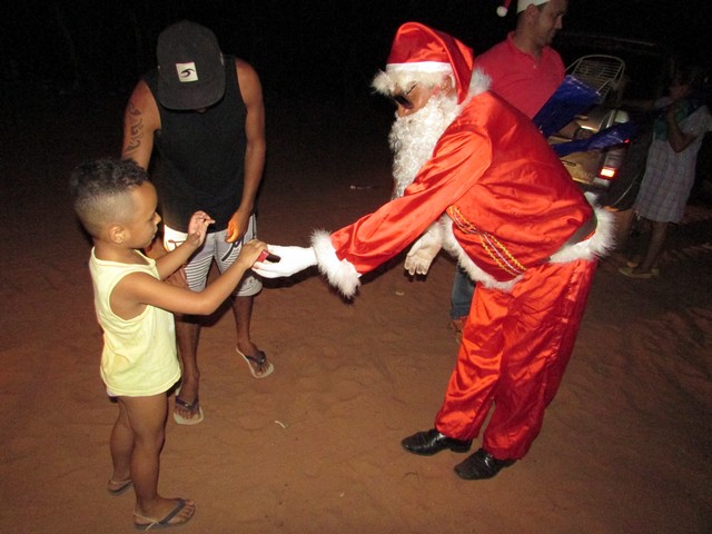 Papai Noel Fez Alegria das Crianças em Na Localidade Jardim - Imagem 101