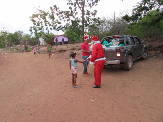 Papai Noel Fez Alegria das Crianças em Na Localidade Jardim - Imagem 61