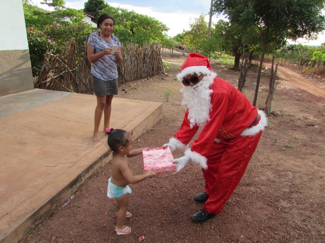 Papai Noel Fez Alegria das Crianças em Na Localidade Jardim - Imagem 31
