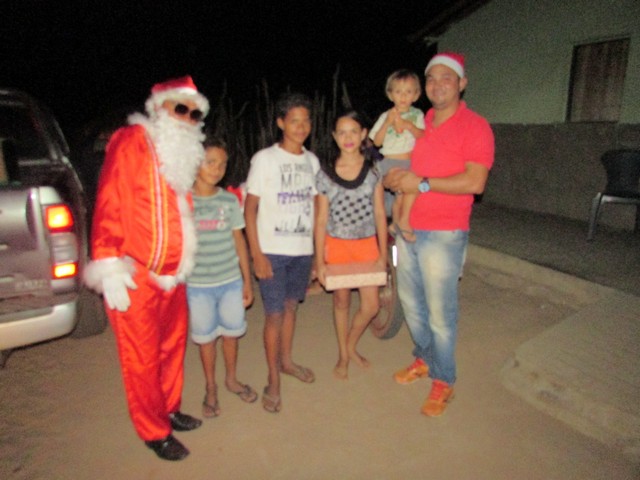 Papai Noel Fez Alegria das Crianças em Na Localidade Jardim - Imagem 97