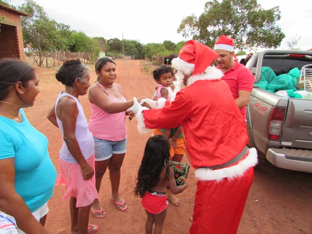 Papai Noel Fez Alegria das Crianças em Na Localidade Jardim - Imagem 47