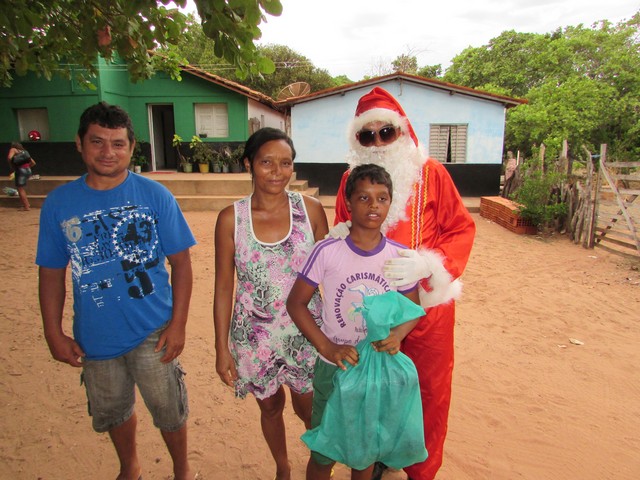 Papai Noel Fez Alegria das Crianças em Na Localidade Jardim - Imagem 11