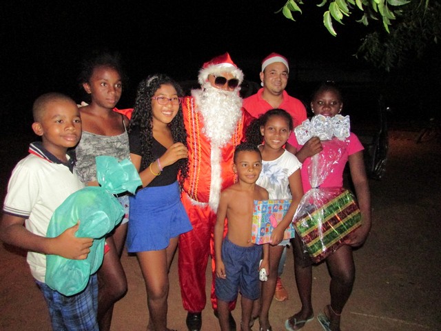 Papai Noel Fez Alegria das Crianças em Na Localidade Jardim - Imagem 99