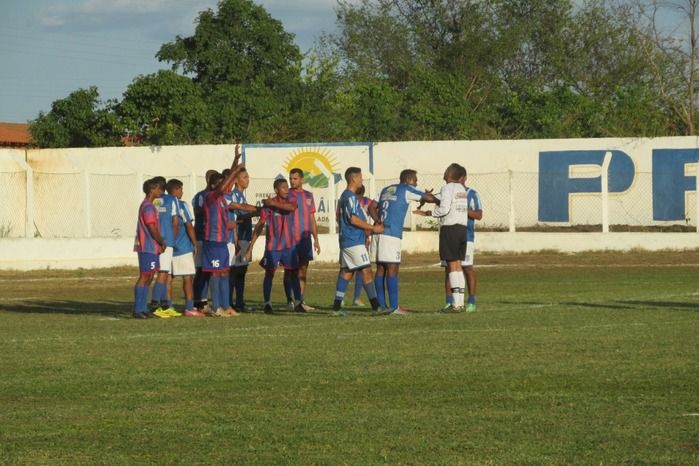 Emelec esmaga o time do Boi Morto e enfrentará a Vila na Final  - Imagem 31
