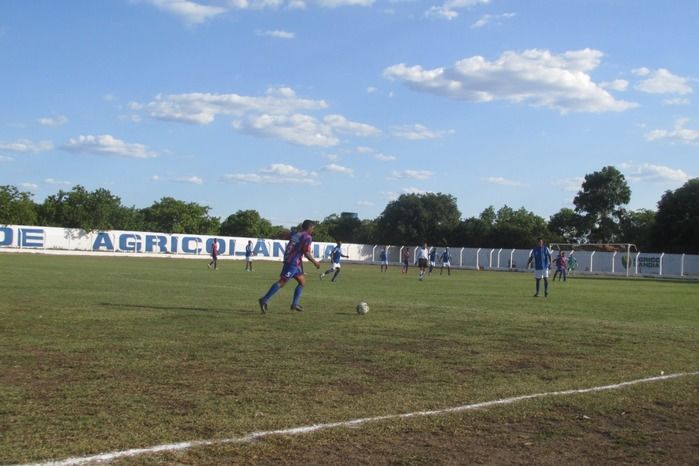 Emelec esmaga o time do Boi Morto e enfrentará a Vila na Final  - Imagem 6
