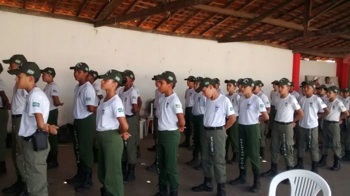 Pelotão mirim faz apresentação em festa Beneficente em Agricolândia   - Imagem 2