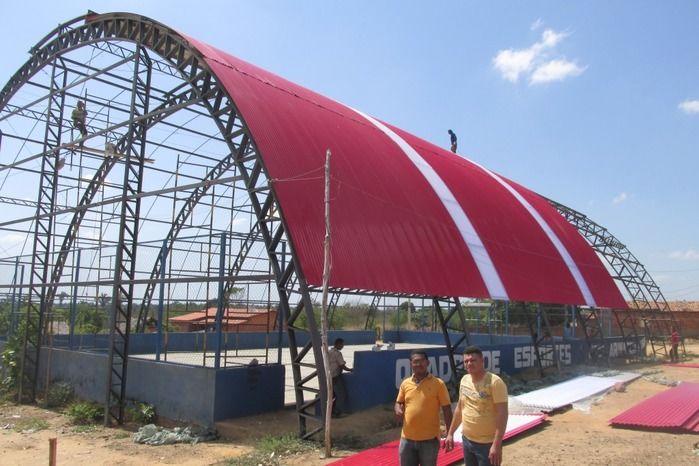 Prefeito: Walter Alencar cobre Quadra de Esporte de Pitombeira  - Imagem 6