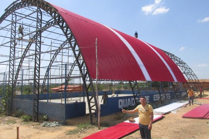 Prefeito: Walter Alencar cobre Quadra de Esporte de Pitombeira  - Imagem 5