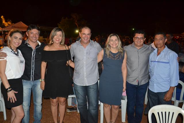 Casal Venicio do Ó e Carmelina realizam confraternização em Pimente - Imagem 43