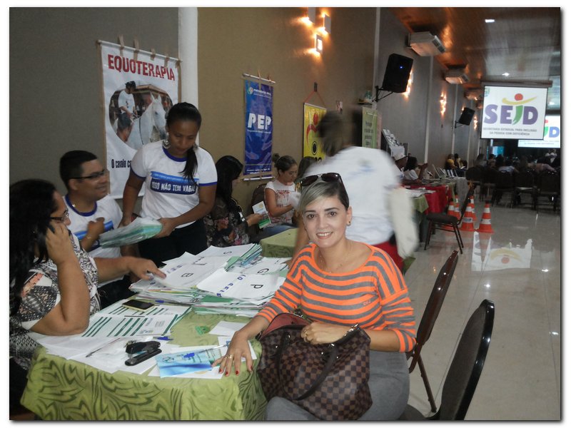  Profissional do CRAS ressalta direito do passe livre intermunicipal e passe livre cultura