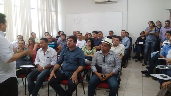 Prefeito Zé Resende assina convênio com a FUNASA para construir 8 sistemas de abastecimento d'água - Imagem 3