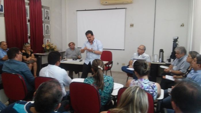 Prefeito Zé Resende assina convênio com a FUNASA para construir 8 sistemas de abastecimento d'água - Imagem 2