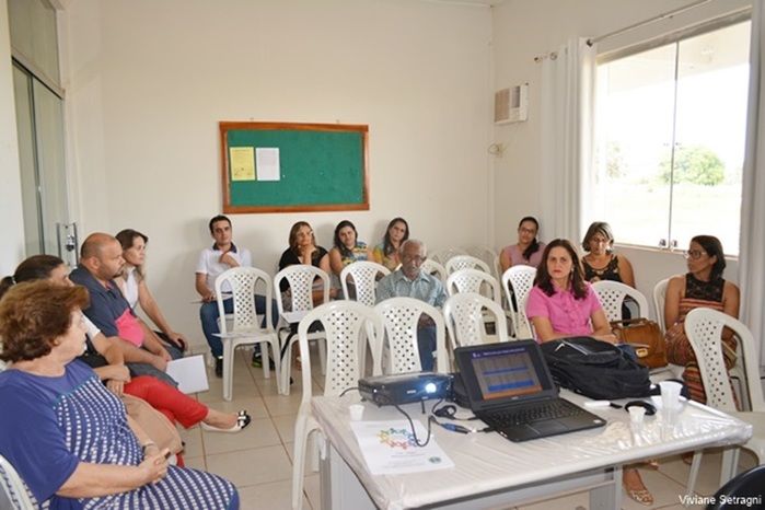 Instituto Qualidade de Ensino reúne-se com gestores da Educação de diversos municípios em Corrente - Imagem 2