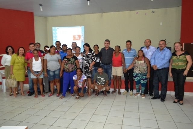 Prefeito assina convênio beneficiando catadores de resíduos sólidos - Imagem 1