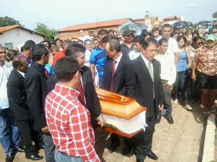 Familiares e Amigos dão o Último Adeus a Gercineide Monteiro primeira Dama de Lagoa do Sitio - Imagem 4