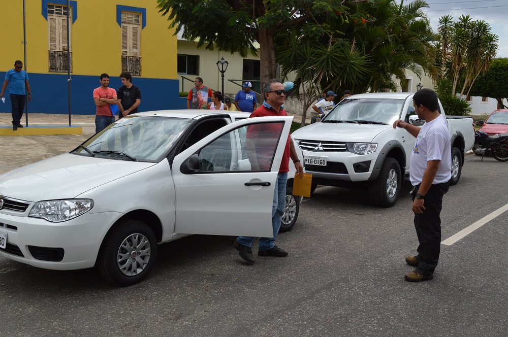 Prefeitura de Buriti dos Lopes compra mais dois veículos 0km para a frota municipal