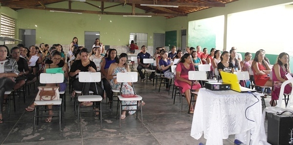 SEMEC inicia ano letivo 2015 com Semana Pedagógica  - Imagem 2