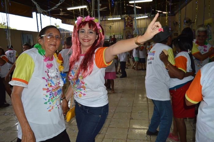 Idosos animam no Bloco Balança mas não Cai no carnaval 2015 - Imagem 13