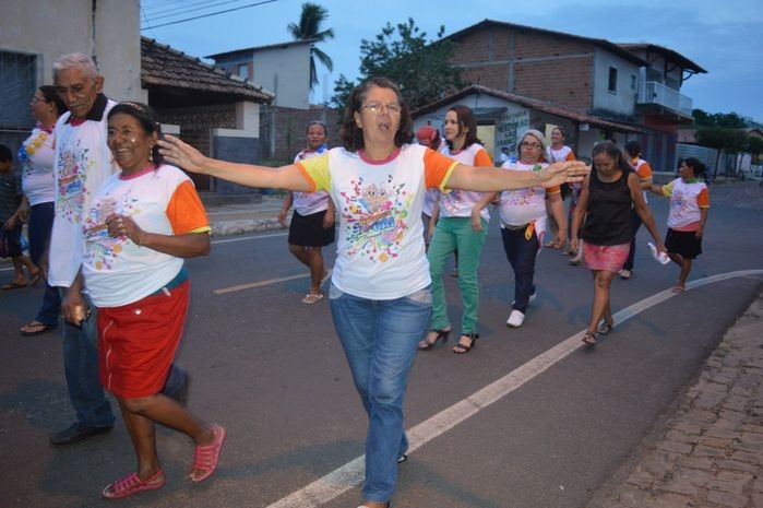 Idosos animam no Bloco Balança mas não Cai no carnaval 2015 - Imagem 49