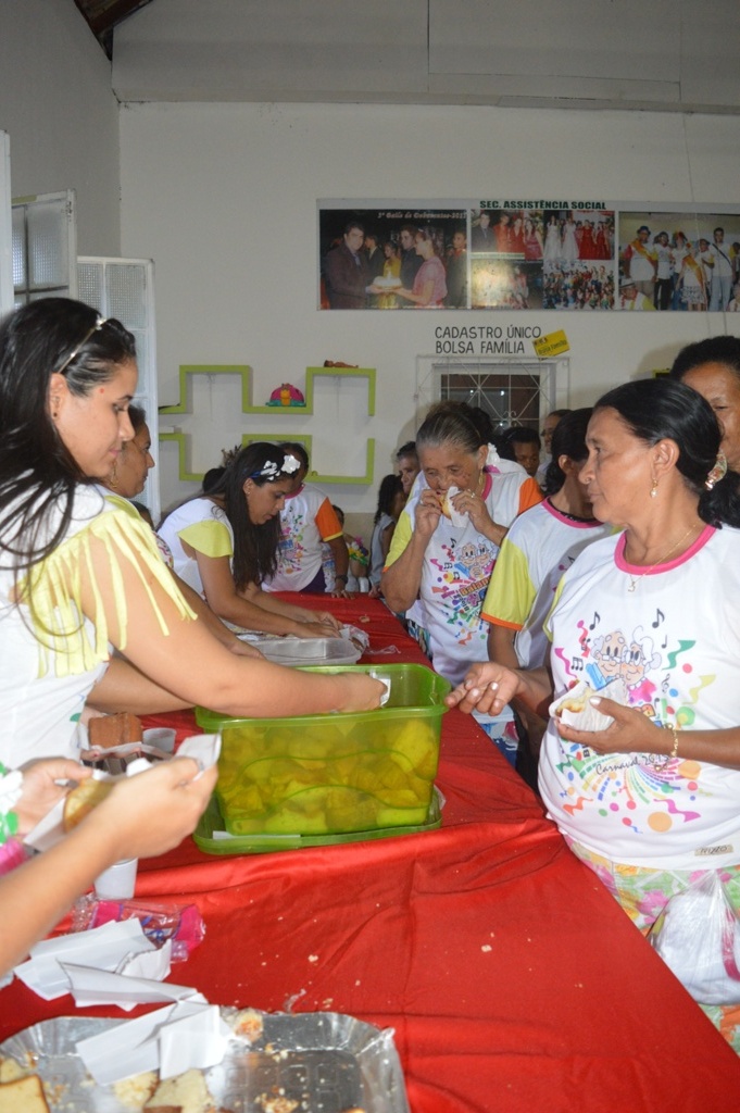Idosos animam no Bloco Balança mas não Cai no carnaval 2015 - Imagem 39