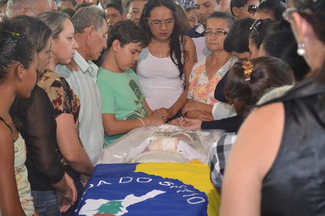 Tristeza e Muita Revolta Marcaram o Sepultamento da Primeira Dama de Lagoa do Sitio Gercineide Monteiro de 34 Anos - Imagem 8